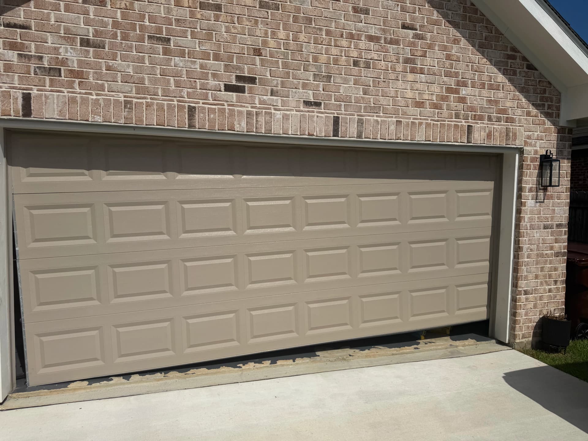 Gallery photos for Bent Tracks and a Stuck Door Fixed Right: Image #1