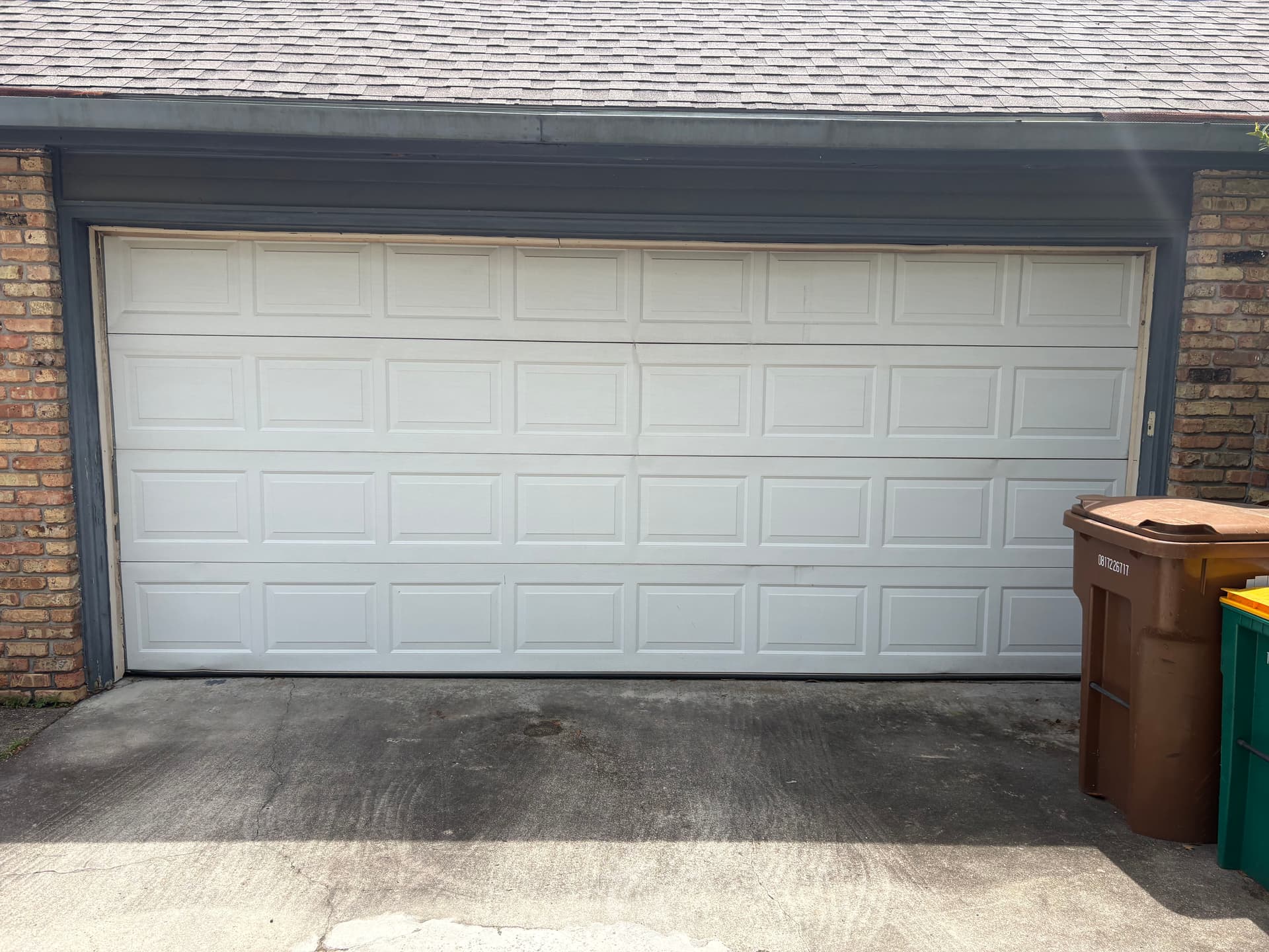 Gallery photos for Cracked Garage Door Panels That Need Attention: Image #1