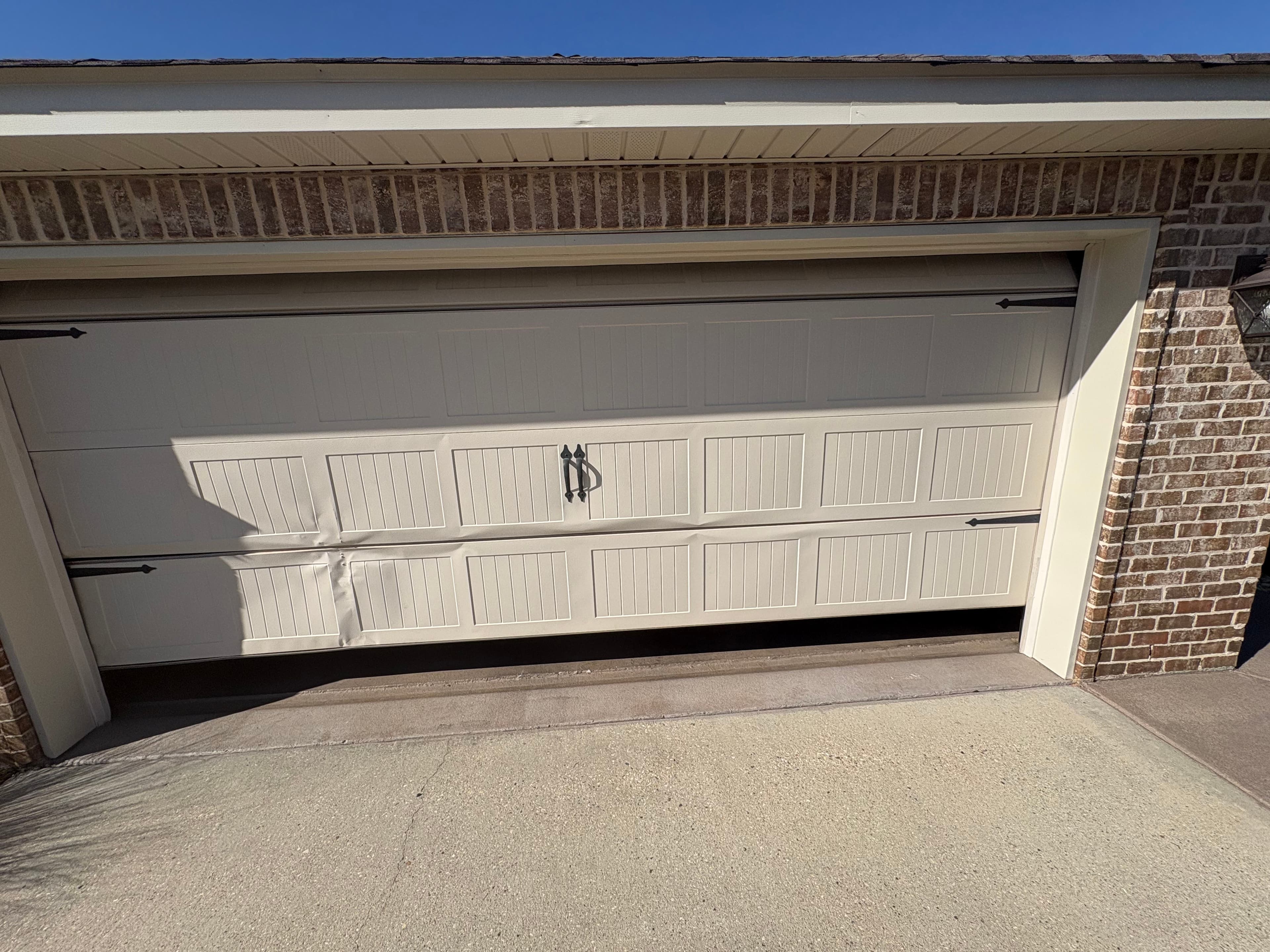 Project When Your Garage Door Won't Close Right We Can Fix It image