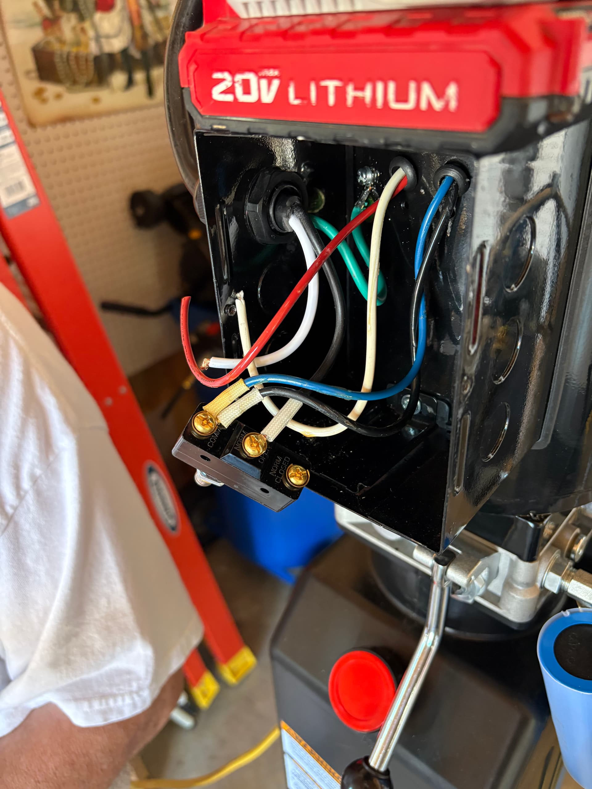 Gallery photos for Car Lift Electrical Repair in a Private Garage: Image #3