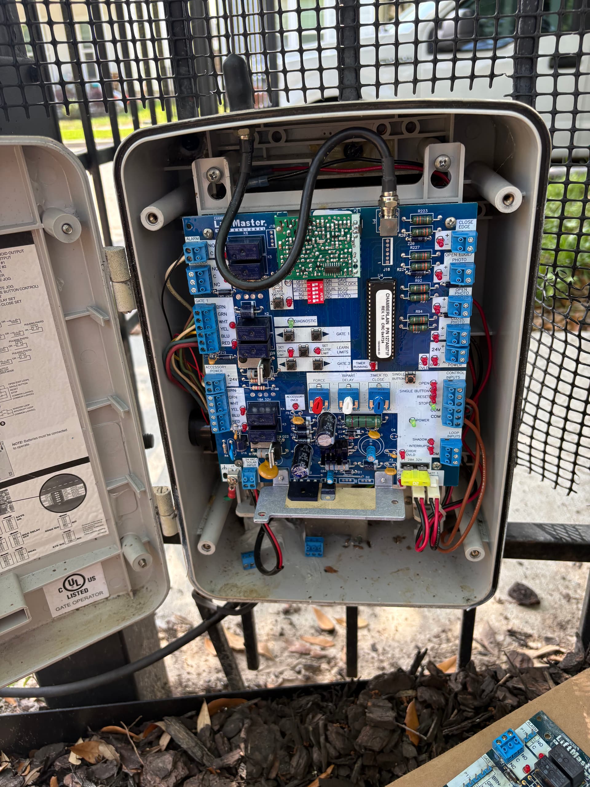 Gallery photos for Gate Control Board Replacement That Got Things Moving Again: Image #1